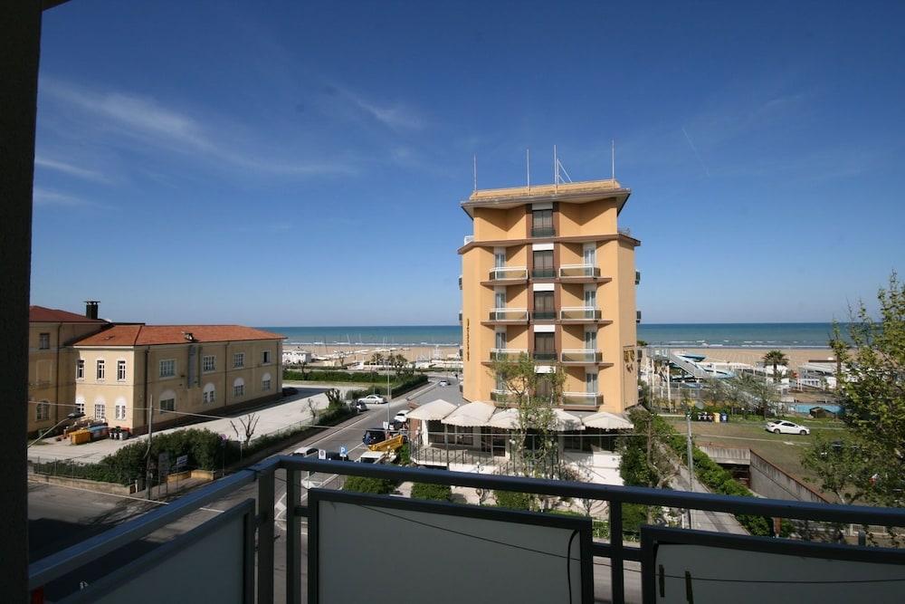 Hotel Sole Mio Rimini Extérieur photo
