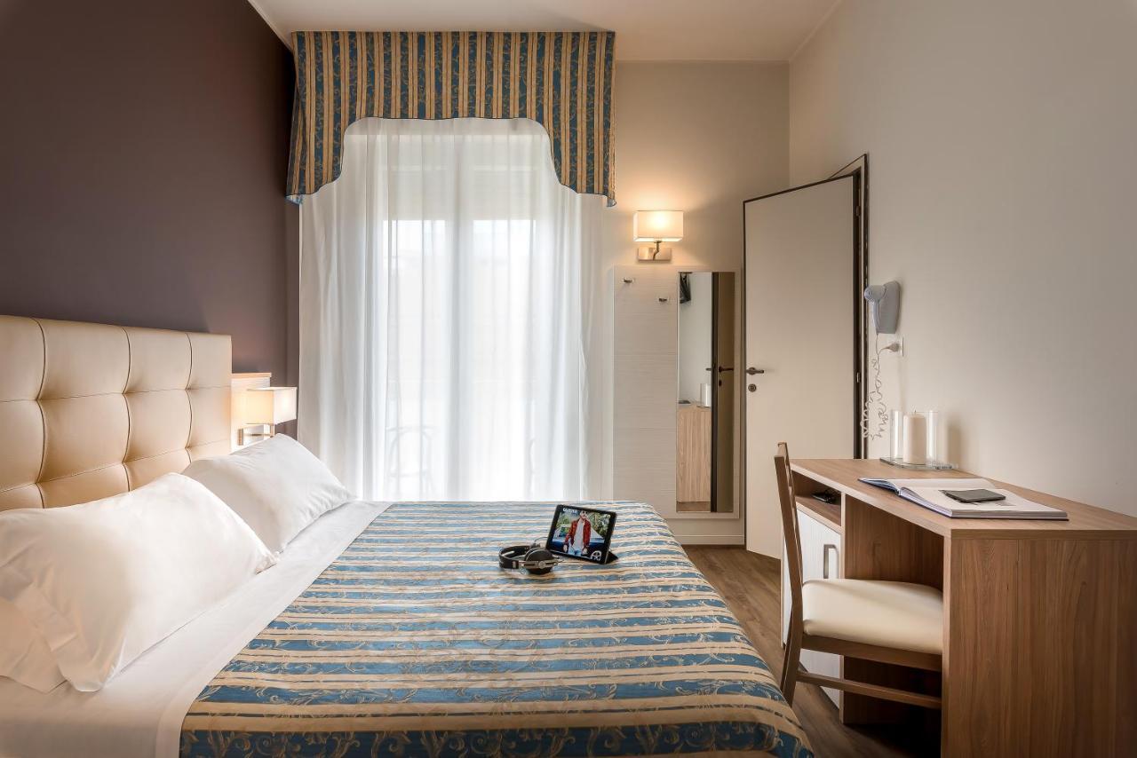 Hotel Sole Mio Rimini Extérieur photo