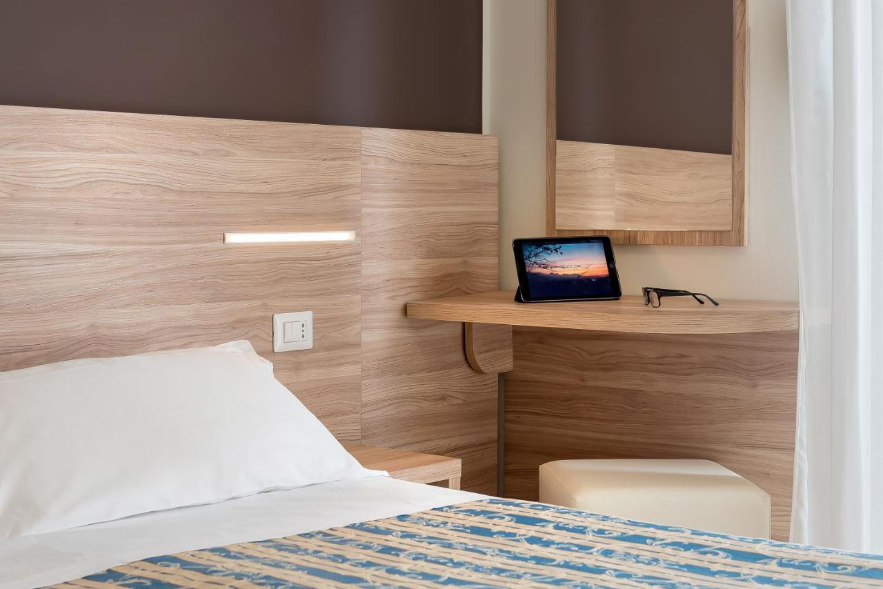 Hotel Sole Mio Rimini Extérieur photo