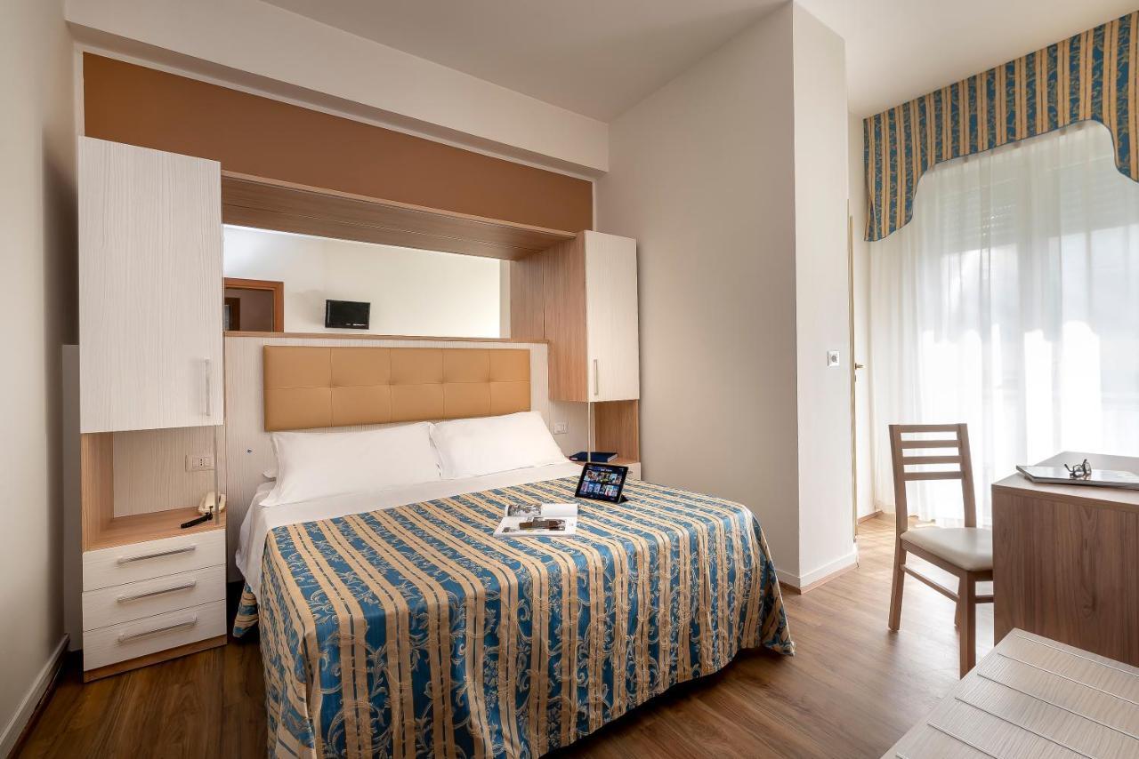 Hotel Sole Mio Rimini Extérieur photo